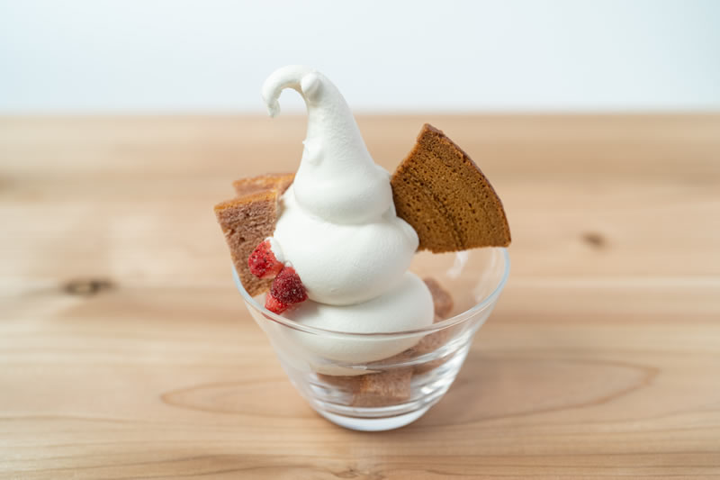 いちごバウムサンデー